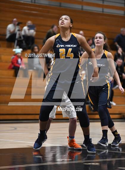 Thumbnail 2 in Oak Ridge vs. Bishop Gorman (SoCal Holiday Prep Classic) photogallery.