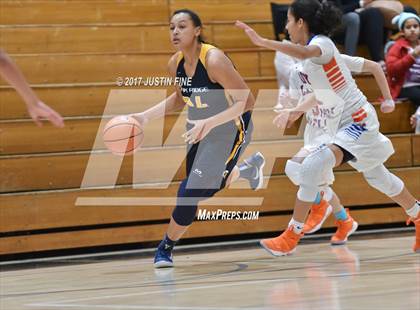 Thumbnail 3 in Oak Ridge vs. Bishop Gorman (SoCal Holiday Prep Classic) photogallery.