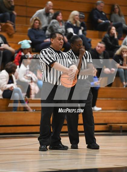 Thumbnail 3 in Oak Ridge vs. Bishop Gorman (SoCal Holiday Prep Classic) photogallery.
