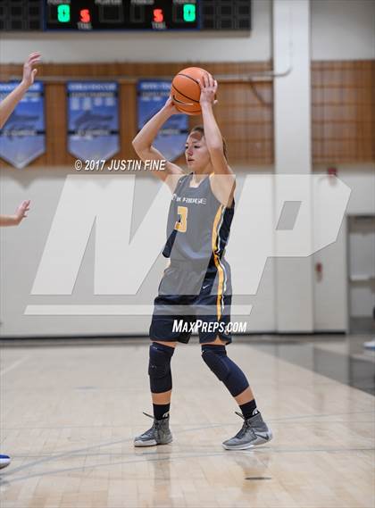 Thumbnail 2 in Oak Ridge vs. Bishop Gorman (SoCal Holiday Prep Classic) photogallery.