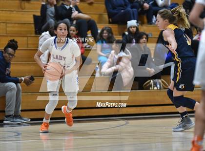 Thumbnail 1 in Oak Ridge vs. Bishop Gorman (SoCal Holiday Prep Classic) photogallery.