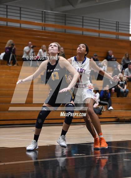 Thumbnail 1 in Oak Ridge vs. Bishop Gorman (SoCal Holiday Prep Classic) photogallery.