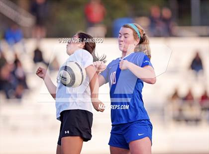 Thumbnail 2 in St. Ignatius vs. Lowell photogallery.