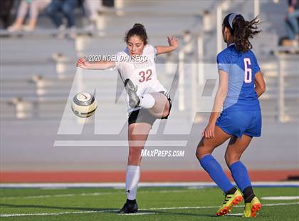 Thumbnail 2 in St. Ignatius vs. Lowell photogallery.