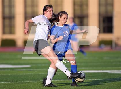 Thumbnail 2 in St. Ignatius vs. Lowell photogallery.