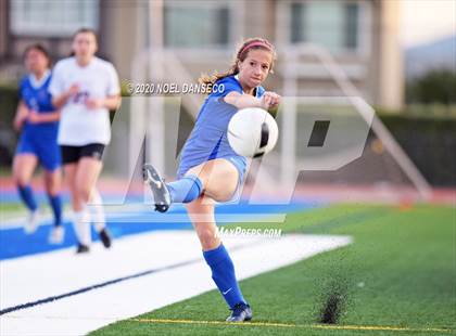 Thumbnail 1 in St. Ignatius vs. Lowell photogallery.
