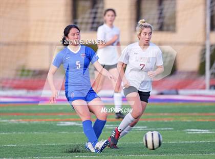 Thumbnail 3 in St. Ignatius vs. Lowell photogallery.