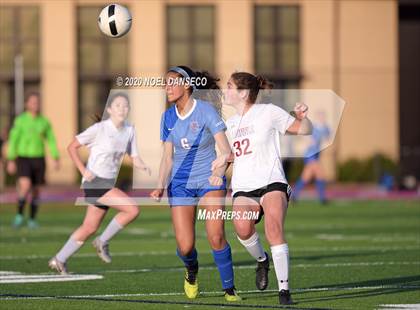 Thumbnail 1 in St. Ignatius vs. Lowell photogallery.