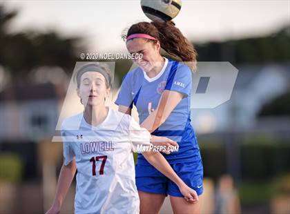 Thumbnail 3 in St. Ignatius vs. Lowell photogallery.