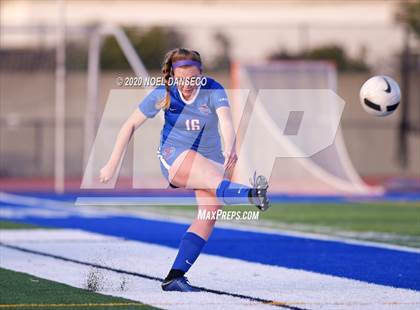 Thumbnail 3 in St. Ignatius vs. Lowell photogallery.