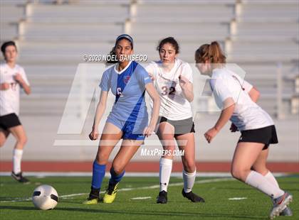 Thumbnail 2 in St. Ignatius vs. Lowell photogallery.
