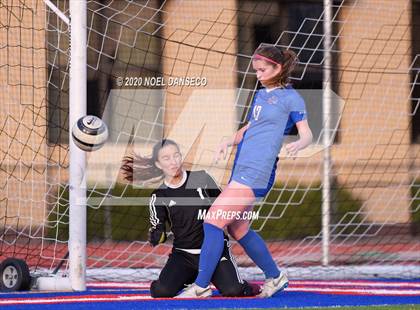 Thumbnail 1 in St. Ignatius vs. Lowell photogallery.