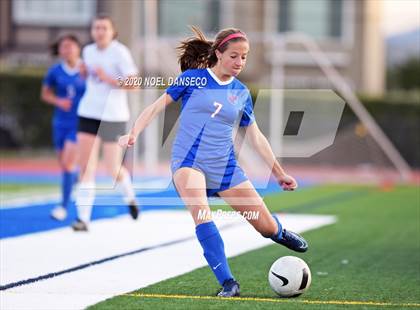 Thumbnail 3 in St. Ignatius vs. Lowell photogallery.
