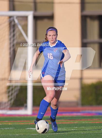 Thumbnail 3 in St. Ignatius vs. Lowell photogallery.