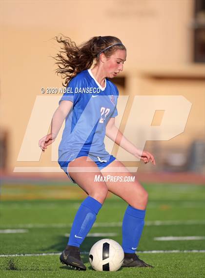 Thumbnail 3 in St. Ignatius vs. Lowell photogallery.