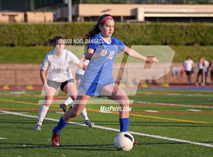 Thumbnail 2 in St. Ignatius vs. Lowell photogallery.
