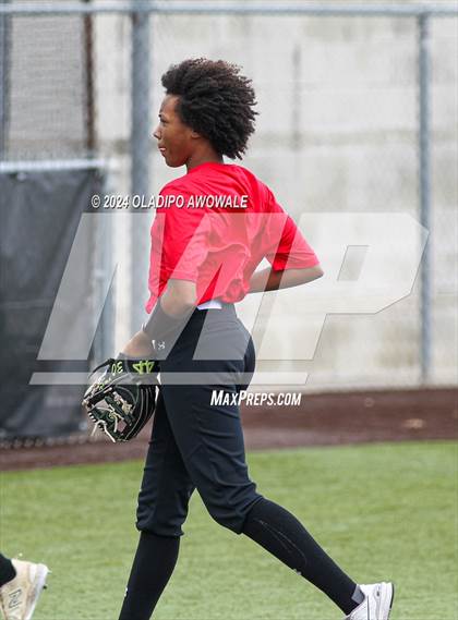 Thumbnail 3 in Van @ Rockwall-Heath (Scrimmage) photogallery.