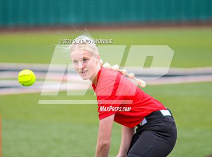 Thumbnail 2 in Van @ Rockwall-Heath (Scrimmage) photogallery.