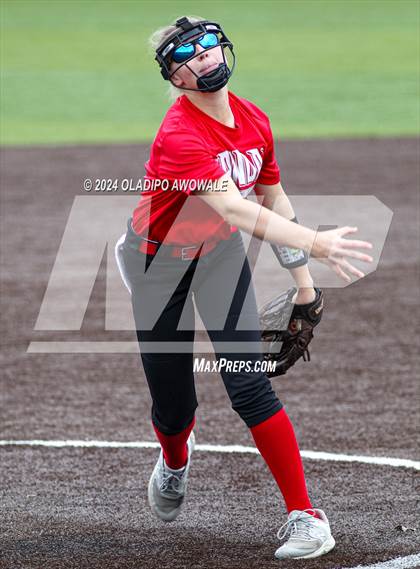 Thumbnail 3 in Van @ Rockwall-Heath (Scrimmage) photogallery.