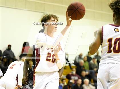 Thumbnail 3 in Clovis West vs. Weston Ranch (Modesto Christian Holiday Classic) photogallery.