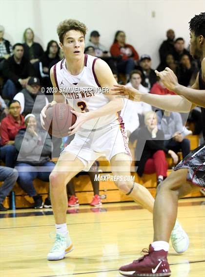 Thumbnail 3 in Clovis West vs. Weston Ranch (Modesto Christian Holiday Classic) photogallery.