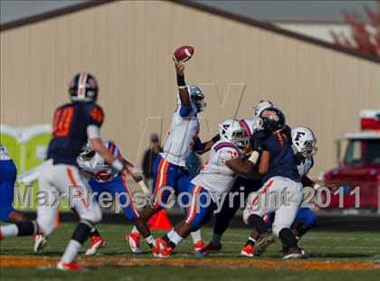 Thumbnail 2 in East St. Louis vs. Oswego (IHSA Playoffs) photogallery.