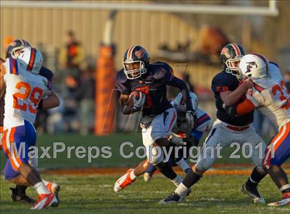 Thumbnail 3 in East St. Louis vs. Oswego (IHSA Playoffs) photogallery.