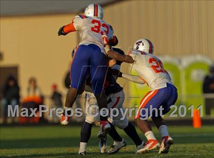 Thumbnail 3 in East St. Louis vs. Oswego (IHSA Playoffs) photogallery.