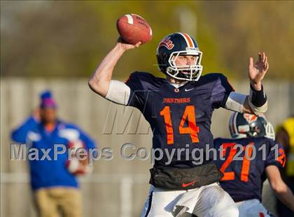 Thumbnail 2 in East St. Louis vs. Oswego (IHSA Playoffs) photogallery.