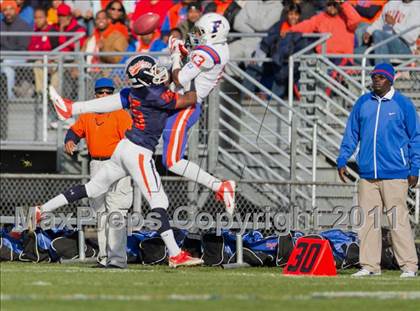 Thumbnail 1 in East St. Louis vs. Oswego (IHSA Playoffs) photogallery.