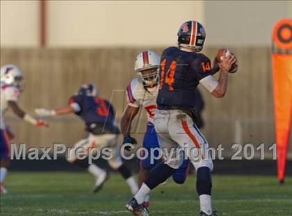 Thumbnail 1 in East St. Louis vs. Oswego (IHSA Playoffs) photogallery.