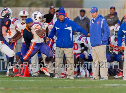 Thumbnail 2 in East St. Louis vs. Oswego (IHSA Playoffs) photogallery.