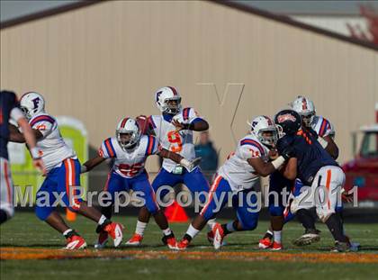 Thumbnail 1 in East St. Louis vs. Oswego (IHSA Playoffs) photogallery.