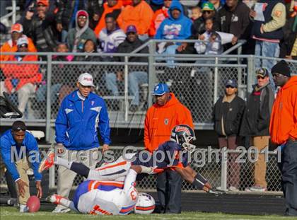 Thumbnail 2 in East St. Louis vs. Oswego (IHSA Playoffs) photogallery.
