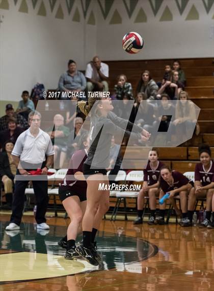 Thumbnail 2 in Willows vs. West Valley (NSCIF D4 Final) photogallery.