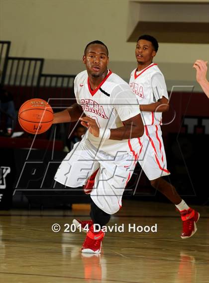 Thumbnail 2 in Serra vs. Urspring (Ulm, Germany) (MaxPreps Holiday Classic) photogallery.