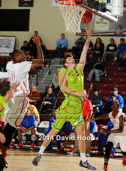 Thumbnail 1 in Serra vs. Urspring (Ulm, Germany) (MaxPreps Holiday Classic) photogallery.