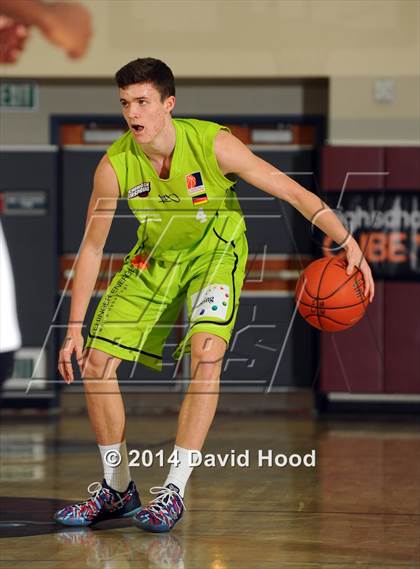 Thumbnail 2 in Serra vs. Urspring (Ulm, Germany) (MaxPreps Holiday Classic) photogallery.