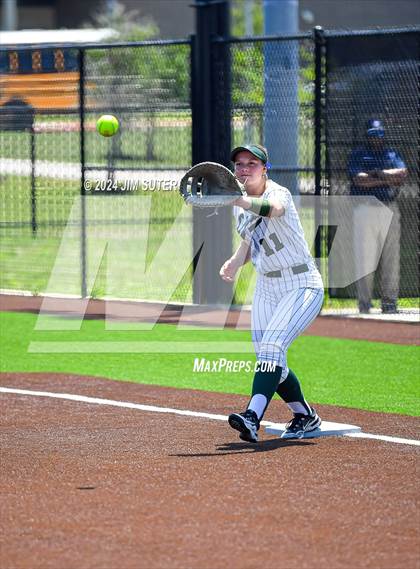 Thumbnail 3 in Franklin vs East Bernard (UIL 3A Region III Semifinal) Game 2 photogallery.