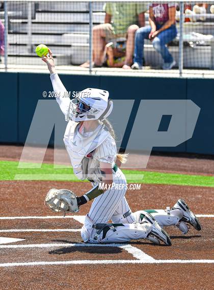 Thumbnail 1 in Franklin vs East Bernard (UIL 3A Region III Semifinal) Game 2 photogallery.