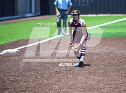 Thumbnail 2 in Franklin vs East Bernard (UIL 3A Region III Semifinal) Game 2 photogallery.