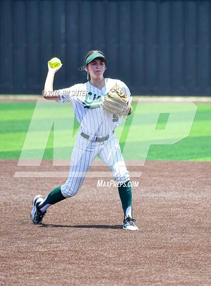 Thumbnail 3 in Franklin vs East Bernard (UIL 3A Region III Semifinal) Game 2 photogallery.