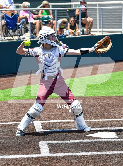 Thumbnail 2 in Franklin vs East Bernard (UIL 3A Region III Semifinal) Game 2 photogallery.