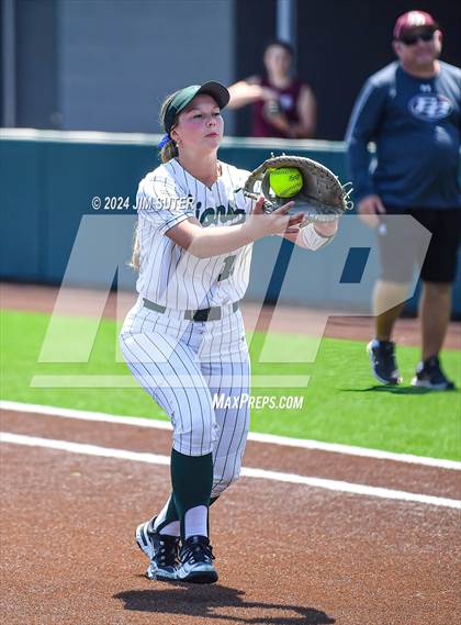 Thumbnail 3 in Franklin vs East Bernard (UIL 3A Region III Semifinal) Game 2 photogallery.