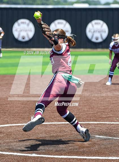 Thumbnail 1 in Franklin vs East Bernard (UIL 3A Region III Semifinal) Game 2 photogallery.