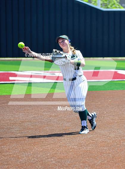Thumbnail 3 in Franklin vs East Bernard (UIL 3A Region III Semifinal) Game 2 photogallery.