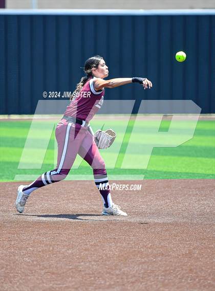 Thumbnail 1 in Franklin vs East Bernard (UIL 3A Region III Semifinal) Game 2 photogallery.