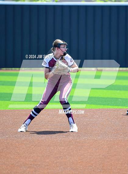 Thumbnail 1 in Franklin vs East Bernard (UIL 3A Region III Semifinal) Game 2 photogallery.