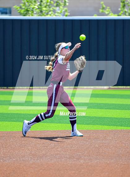 Thumbnail 1 in Franklin vs East Bernard (UIL 3A Region III Semifinal) Game 2 photogallery.