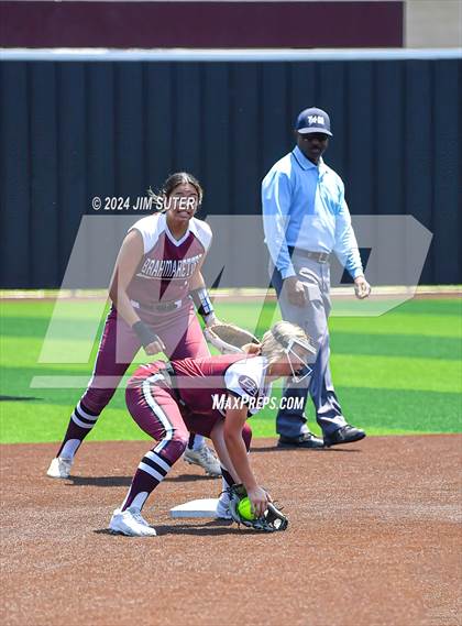 Thumbnail 2 in Franklin vs East Bernard (UIL 3A Region III Semifinal) Game 2 photogallery.